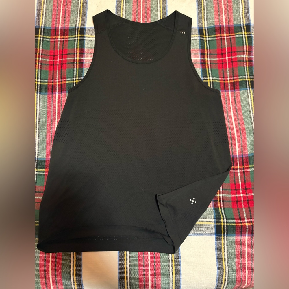 Men’s lululemon metal vent tank top size L